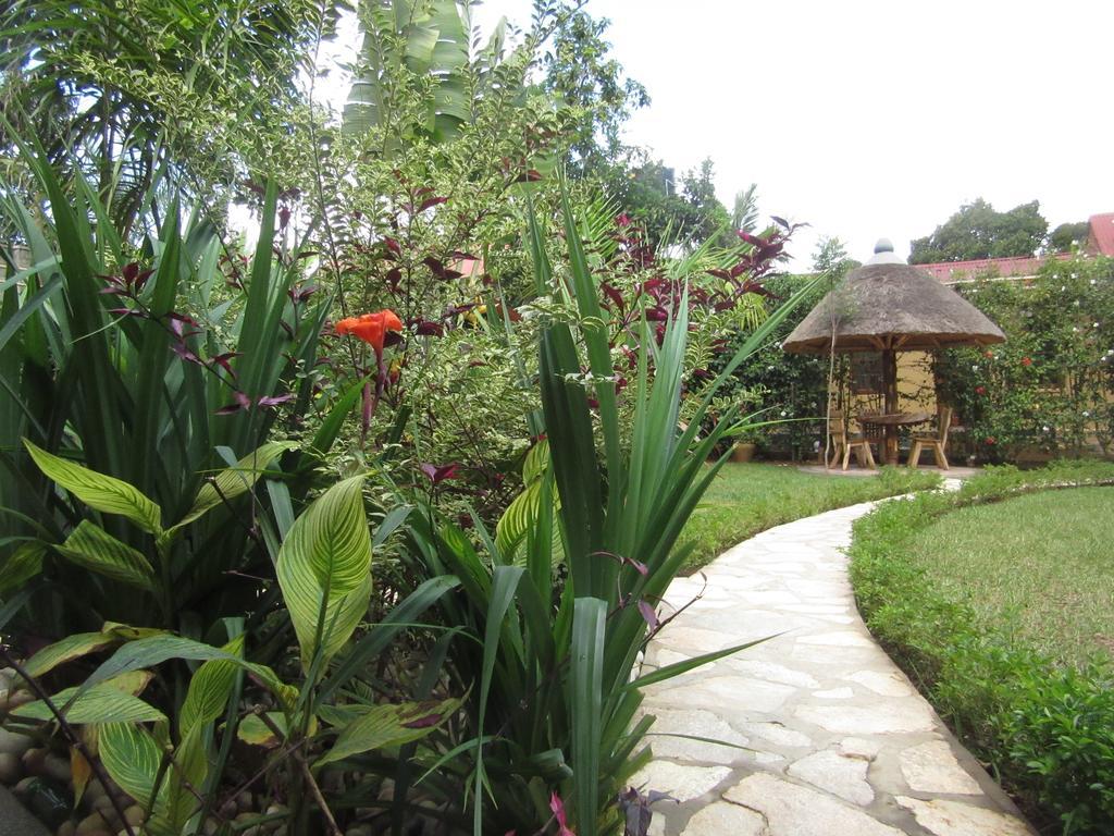 אנטבה Precious Guesthouse מראה חיצוני תמונה